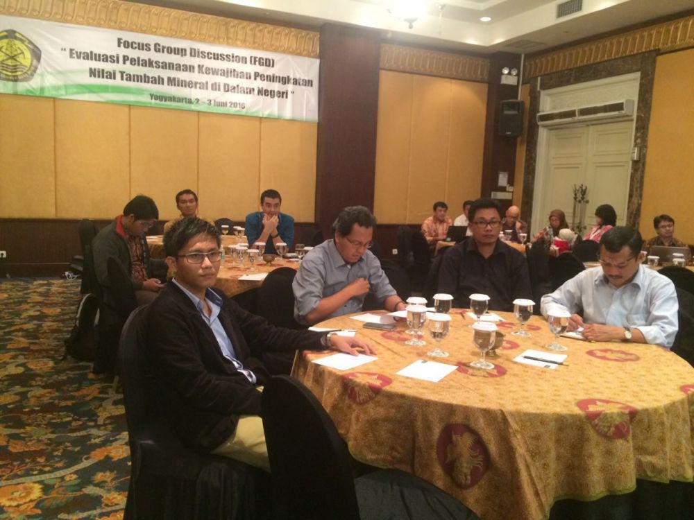 Gallery FGD  “Evaluasi Pelaksanaan Kewajiban Peningkatan Nilai Tambah Mineral di Dalam Negeri” di Yogyakarta 2-3 Juni 2016 12 10