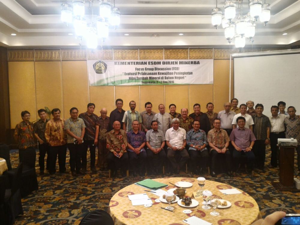 Gallery FGD  “Evaluasi Pelaksanaan Kewajiban Peningkatan Nilai Tambah Mineral di Dalam Negeri” di Yogyakarta 2-3 Juni 2016 6 2