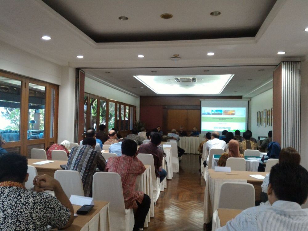 Gallery FGD Evaluasi Pelaksanaan Kewajiban Peningkatan Nilai Tambah Mineral di Dalam Negeri, di Sumedang, tgl 24 Juni 2016 2 3b59600c_aaad_4bbd_9130_d78cc496616d