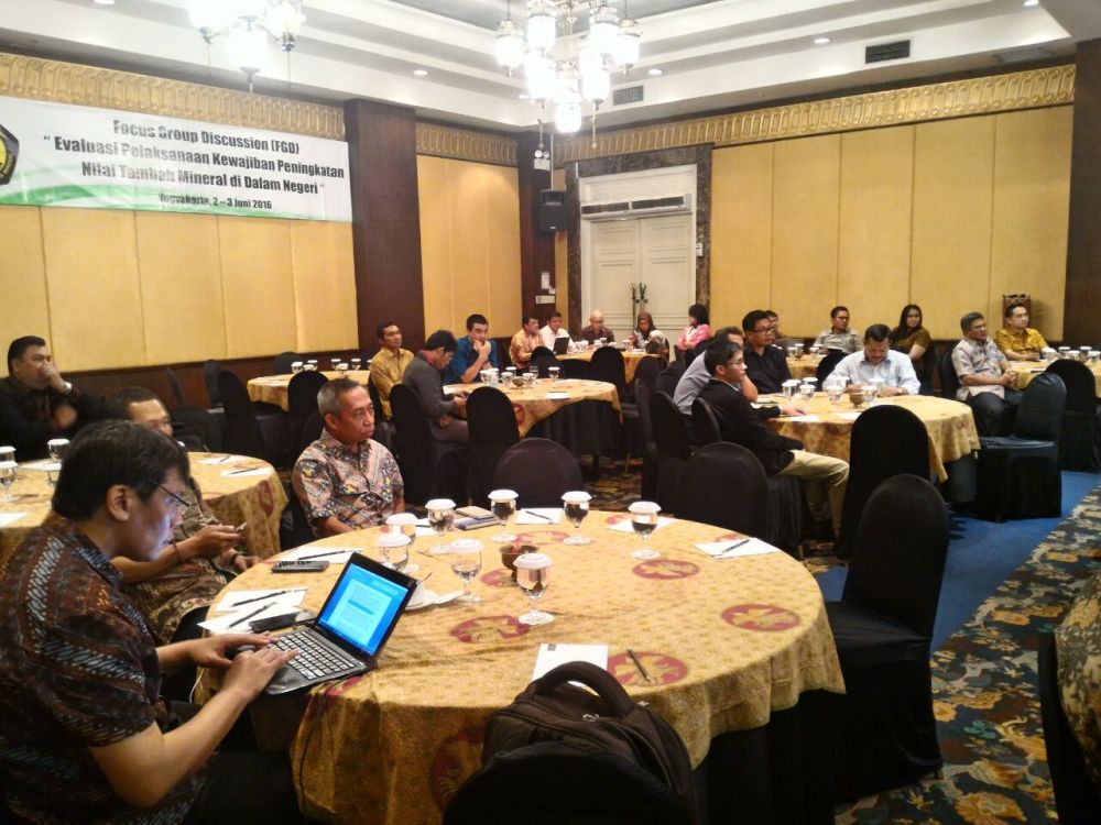 Gallery FGD  “Evaluasi Pelaksanaan Kewajiban Peningkatan Nilai Tambah Mineral di Dalam Negeri” di Yogyakarta 2-3 Juni 2016 2 c5ecc343_fd6c_4eda_baff_f8e53ecde948