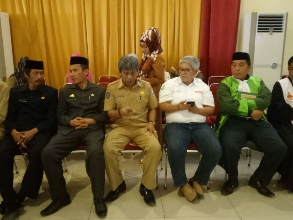 Gallery Pelepasan 61 siswa diklat Operator Smelter angkatan I - IV oleh Bupati kab. Bantaeng Provinsi Sulawesi Selatan,Bapak Nurdin Abdullah. Diklat akan dilaksanakan di Pusat Pendidikan dan Pelatihan Mineral dan Batu Bara, di Bandung, 5-29 September 2016. Kegiatan ini merupakan kerjasama antara Badan Pendidikandan Pelatihan Energi dan Sumber Daya Mineral Dengan AP3I<br> 1 whatsapp_image_2016_08_31_at_10_29_32