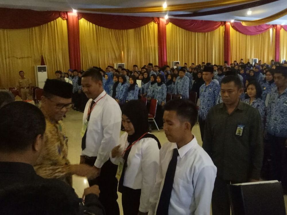 Gallery Pelepasan 61 siswa diklat Operator Smelter angkatan I - IV oleh Bupati kab. Bantaeng Provinsi Sulawesi Selatan,Bapak Nurdin Abdullah. Diklat akan dilaksanakan di Pusat Pendidikan dan Pelatihan Mineral dan Batu Bara, di Bandung, 5-29 September 2016. Kegiatan ini merupakan kerjasama antara Badan Pendidikandan Pelatihan Energi dan Sumber Daya Mineral Dengan AP3I<br> 3 whatsapp_image_2016_08_31_at_12_27_11