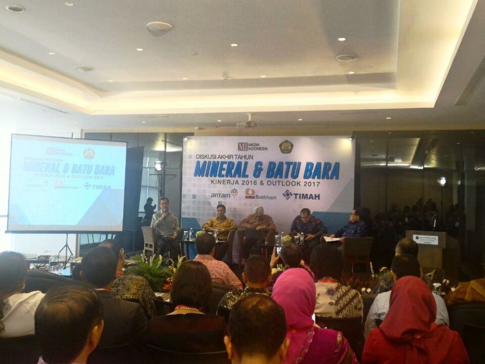 Gallery Diskusi Akhir Tahun MINERAL DAN BATU BARA  CAPAIAN KINERJA 2016 DAN OUTLOOK 2017, 20 Des 2016 5 whatsapp_image_2016_12_20_at_14_16_53