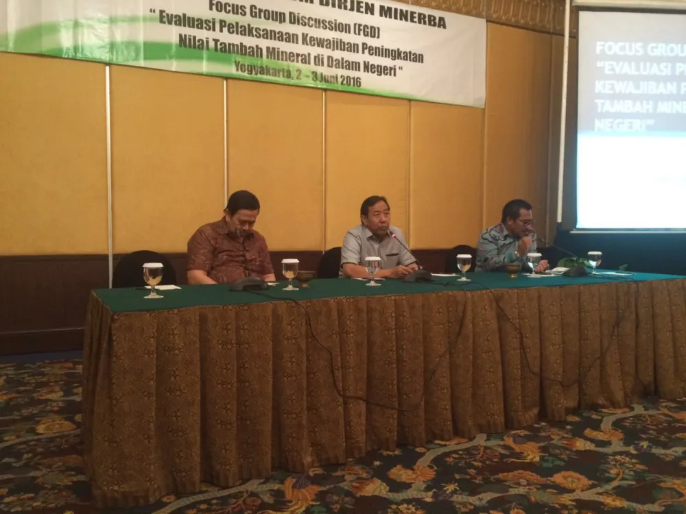 Gallery FGD  “Evaluasi Pelaksanaan Kewajiban Peningkatan Nilai Tambah Mineral di Dalam Negeri” di Yogyakarta 2-3 Juni 2016 10 6