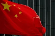 Berkibar di Ternate Bendera China Diturunkan