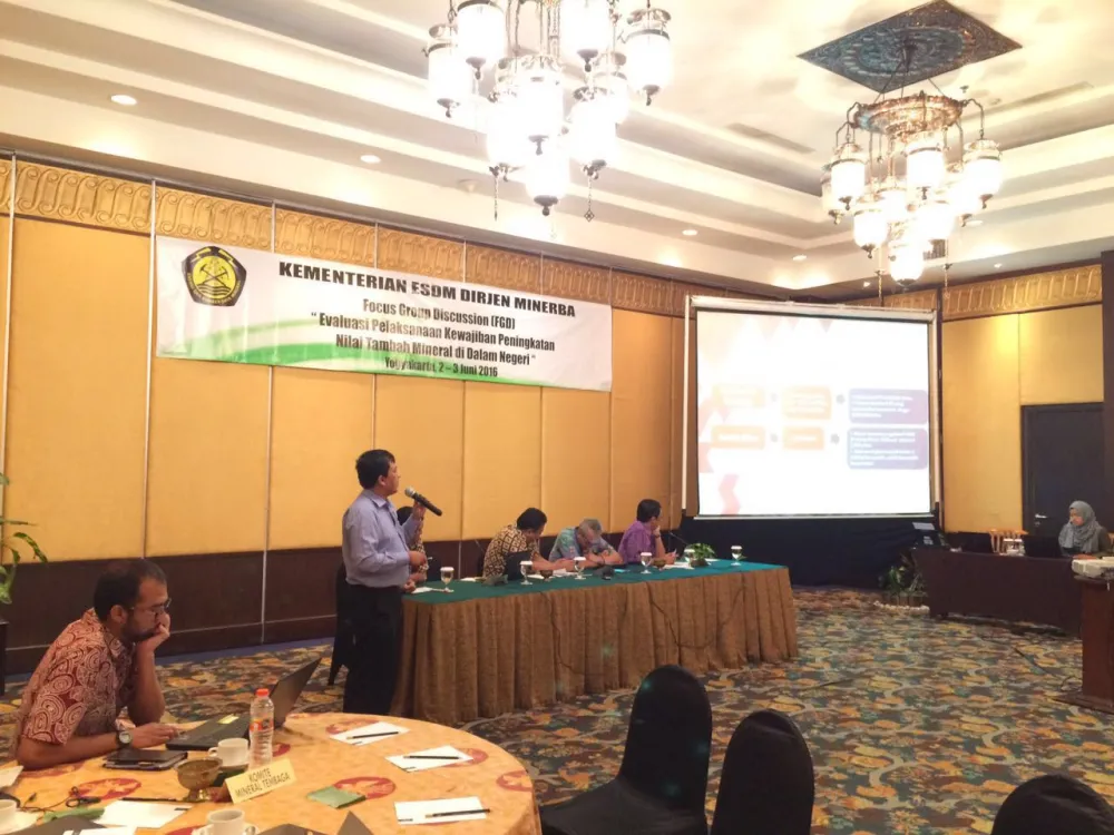Gallery FGD  “Evaluasi Pelaksanaan Kewajiban Peningkatan Nilai Tambah Mineral di Dalam Negeri” di Yogyakarta 2-3 Juni 2016 18 b